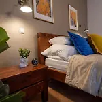 Be a Budapester